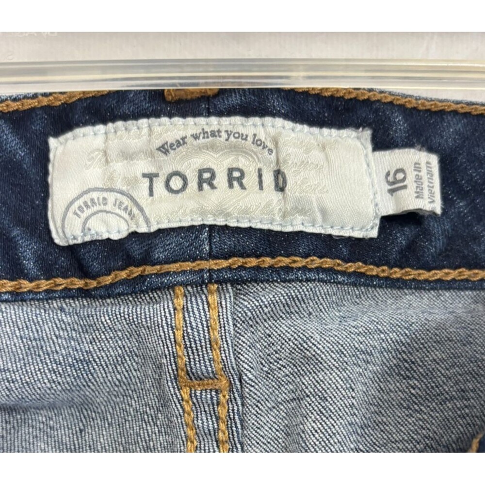Torrid Women's Relaxed Bootcut Jeans Denim Medium Wash Plus Sz 16 Comfort - Picture 6 of 13